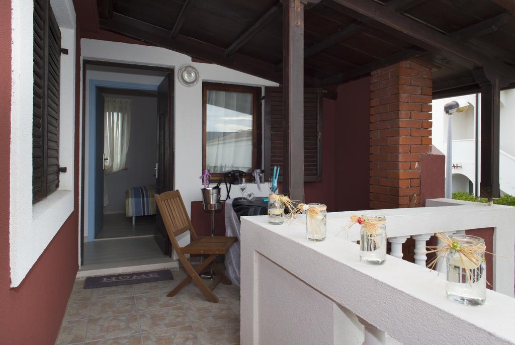 Sea Margarita Apartment Паг Экстерьер фото