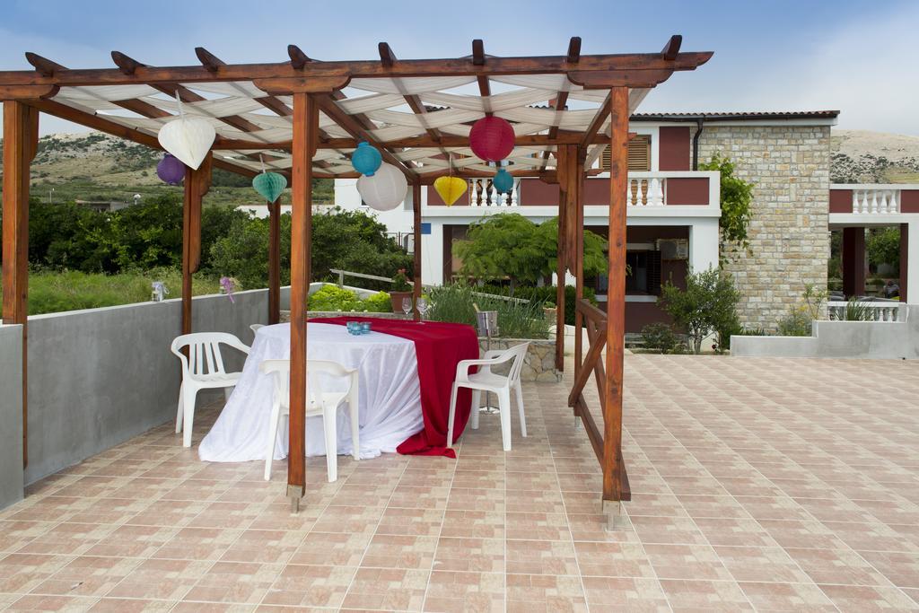 Sea Margarita Apartment Паг Экстерьер фото